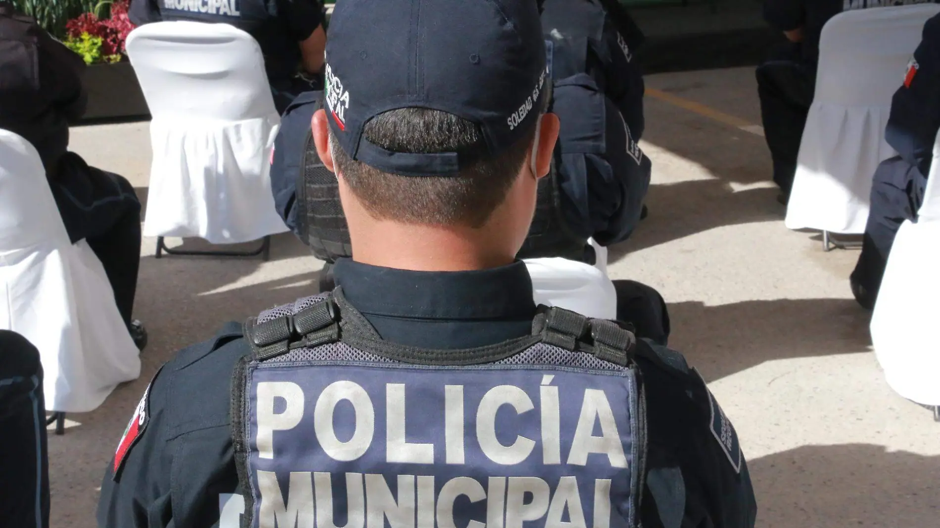 entrega de uniformes a policia de soledad (8)